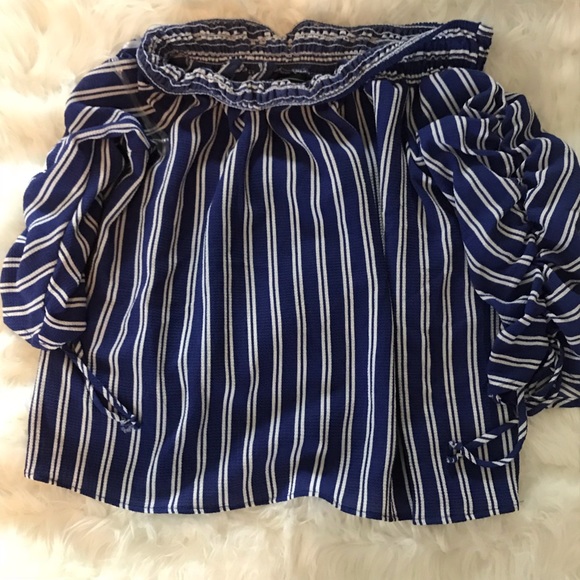 Off shoulder blouse - Picture 2 of 3